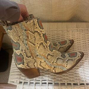 Women’s cowboy boots